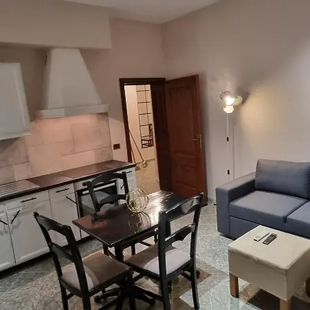 Matt House Beachside Durrës