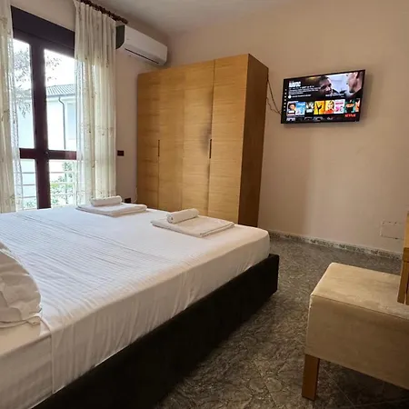 Matt House Beachside Apartament Durrës